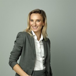 男子侵占货款购买泡泡玛特等致公司损失92万！一审获刑两年