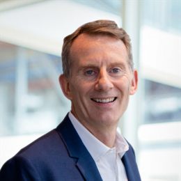 广东队2：0战胜山东队，获小组头名晋级淘汰赛